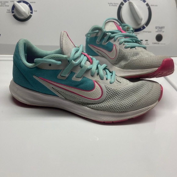 Nike Shoes - Nike gym shoes